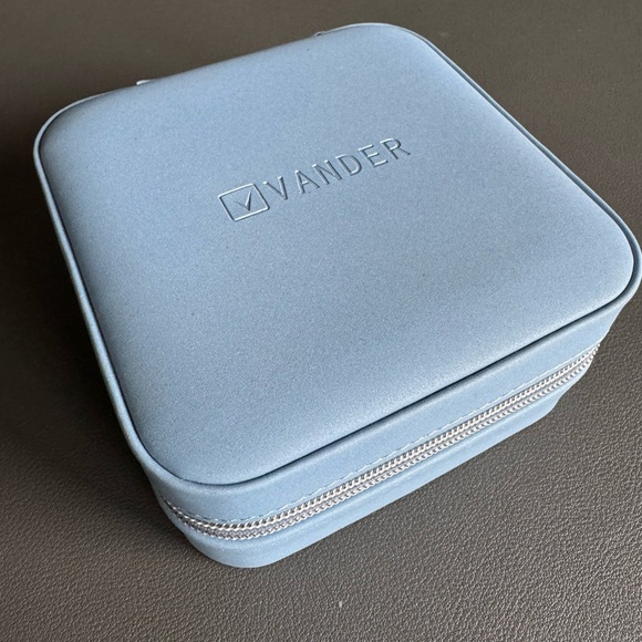 Ring box NEW Jewelry Travel Case / zip around organizer - Picture 3 of 11